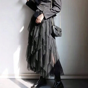 Black Elegant Women's Textured Asymmetric Mesh Tulle Skirt